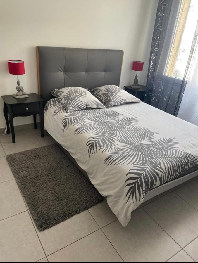 Studio A 300 M De La Gare De Mantes-La-Jolie Extérieur photo