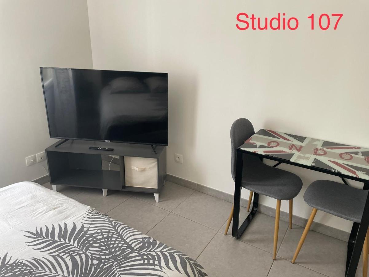 Studio A 300 M De La Gare De Mantes-La-Jolie Extérieur photo