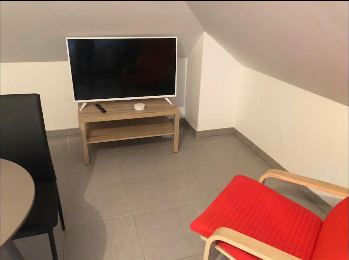 Studio A 300 M De La Gare De Mantes-La-Jolie Extérieur photo