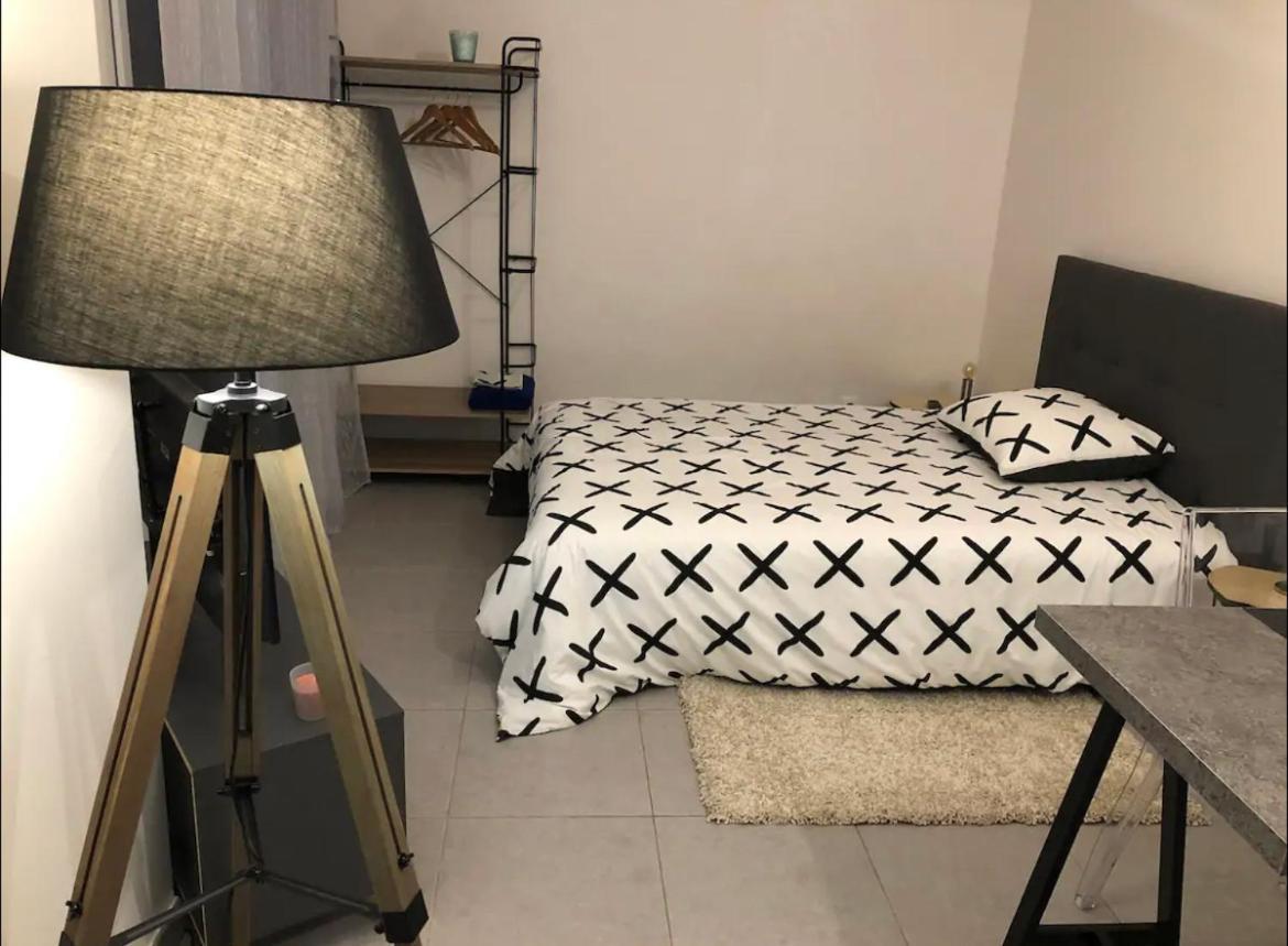 Studio A 300 M De La Gare De Mantes-La-Jolie Extérieur photo