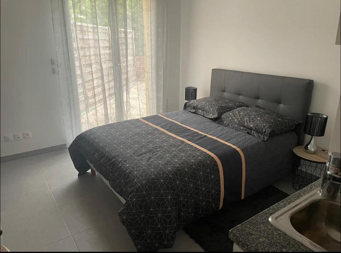 Studio A 300 M De La Gare De Mantes-La-Jolie Extérieur photo