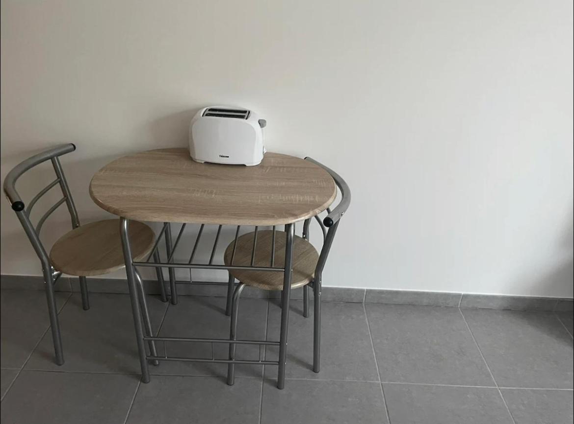 Studio A 300 M De La Gare De Mantes-La-Jolie Extérieur photo