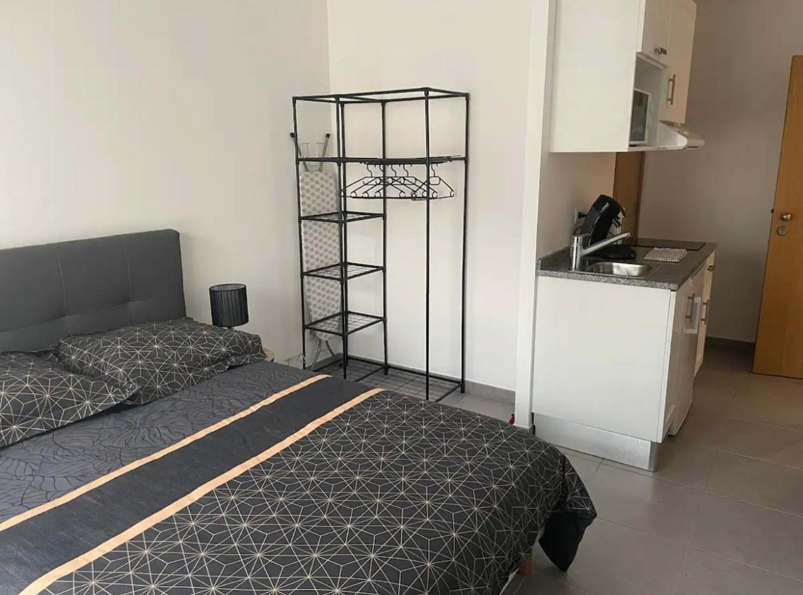 Studio A 300 M De La Gare De Mantes-La-Jolie Extérieur photo
