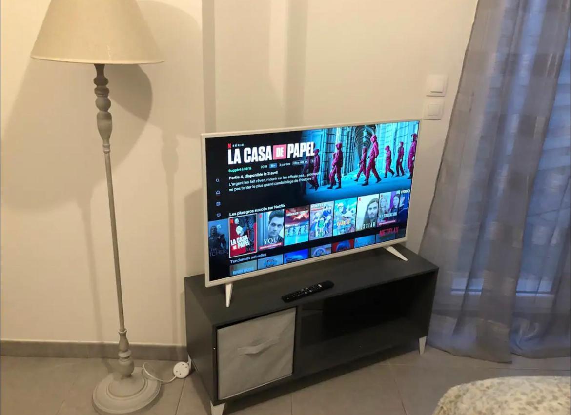 Studio A 300 M De La Gare De Mantes-La-Jolie Extérieur photo