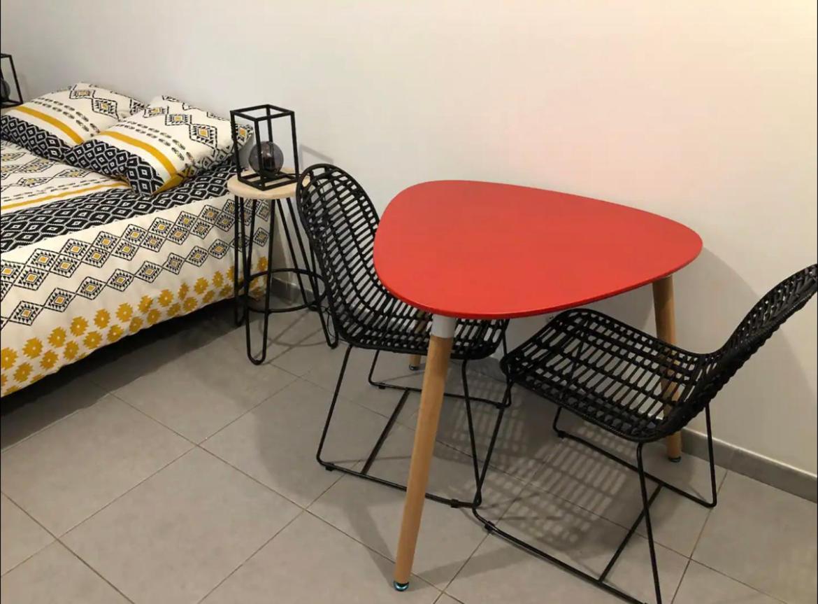 Studio A 300 M De La Gare De Mantes-La-Jolie Extérieur photo